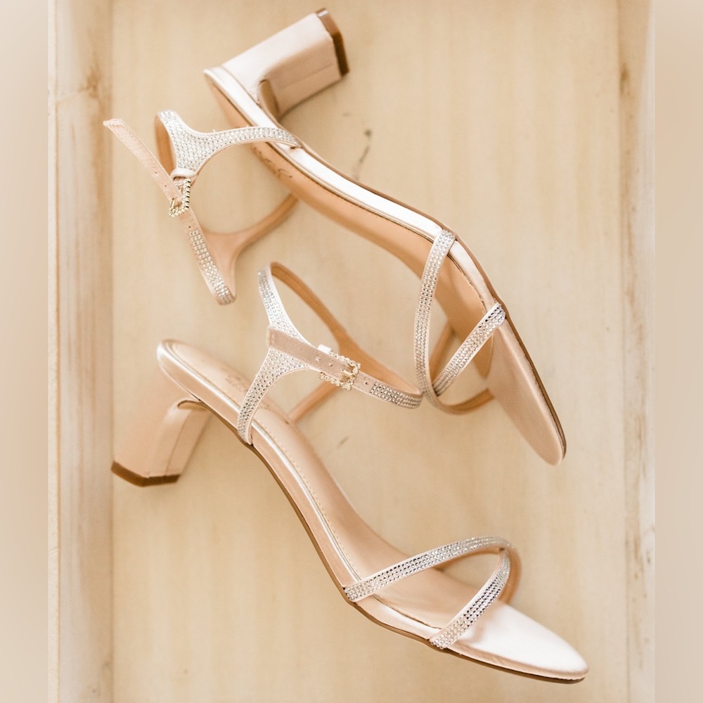 Jewel Badgely Mischka Champagne Size 8 Block Heels